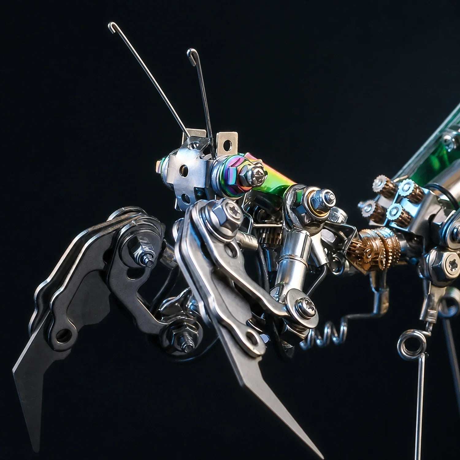 BysageCraft Mechanical Mantis Metal Model Kit for Iridescent Wing Insect Display 7